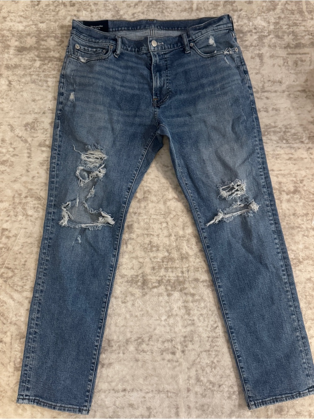 Abercrombie & Fitch Men’s 34/30 Skinny Stretch Distressed Jeans